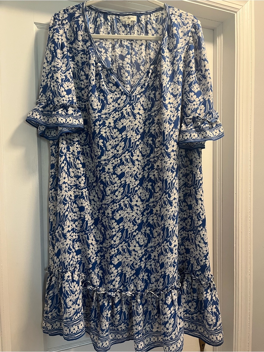 2X Max Studio Blue & White Floral V-Neck Dress